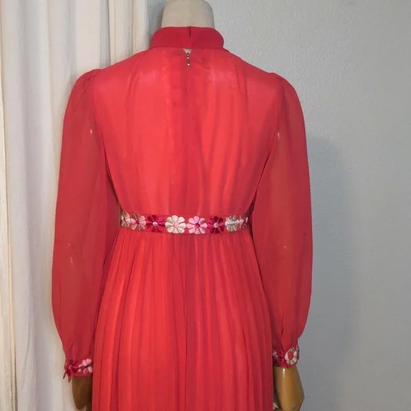 Vintage 60s Pink Embroidered Daisy Maxi Dress Bishop Sleeves XS/Small - Picture 8 of 13